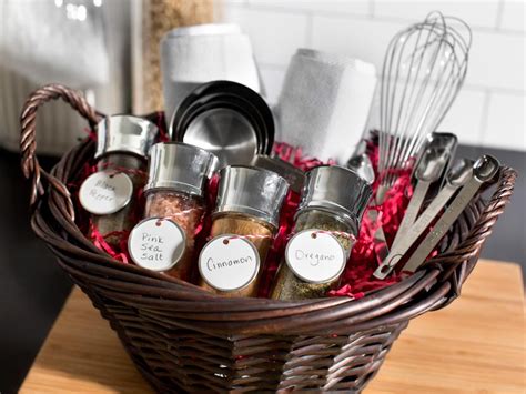 unique gift baskets for family of 4